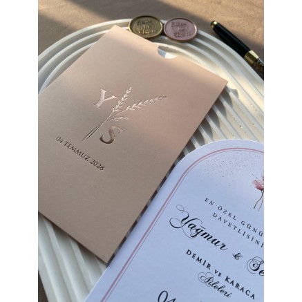 Pudra Zarflı Yaldızlı Oval Düğün Davetiyesi