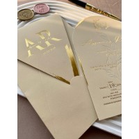 Dikdörtgen Kapaklı Krem Zarflı Yaldızlı Oval Düğün Davetiyesi